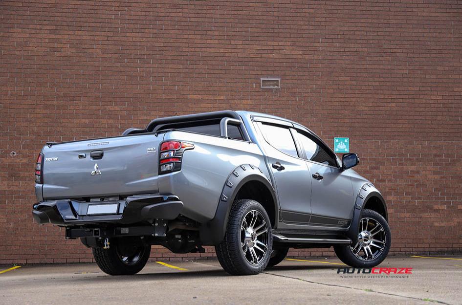 MITSUBISHI TRITON OUTLAW MACHINED PIANO BLACK